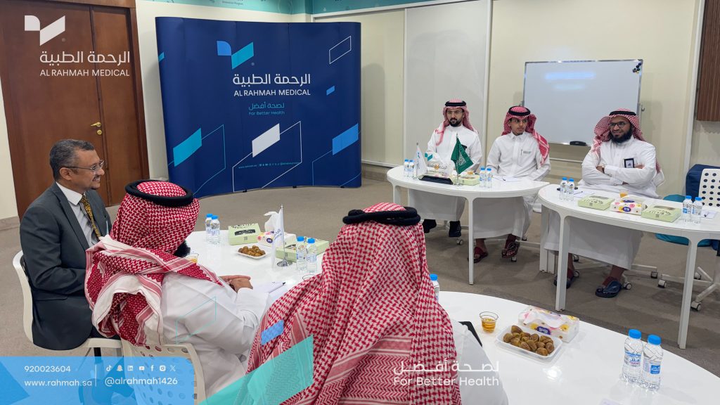 جمعية الرحمة الطبية تستقبل وفدًا من وزارة الصحة للاطلاع على برامجها وخدماتها